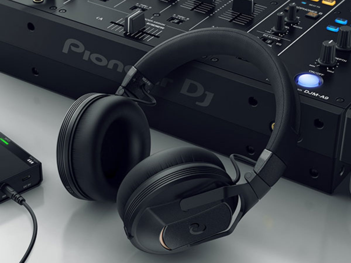 AlphaTheta HDJ-F10 DJ Headphones